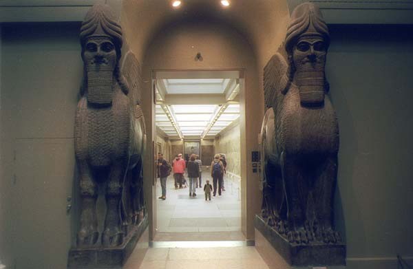 014-Вход в ассирийскую галерею
